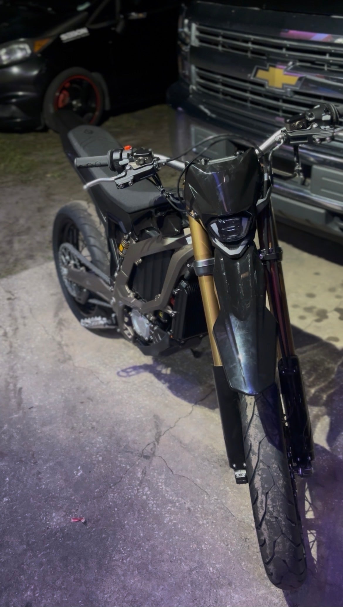 Ultra bee | supermotos